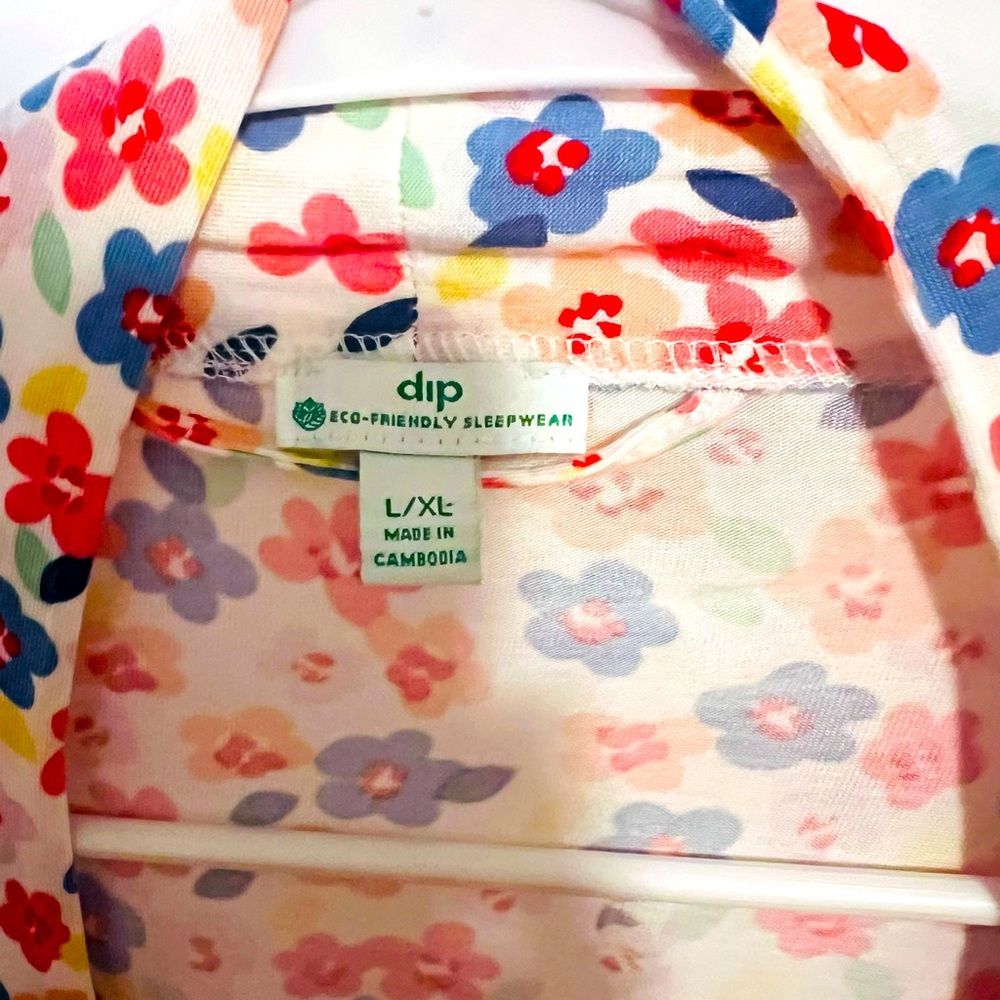 Women’s ROBE light Knit Floral knee length. L/XLG. “DIP” eco-friendly sleepwear